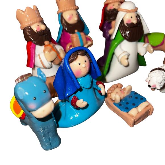 Children's Claydough Nativity Set Christmas scene. - Picture 2 of 6